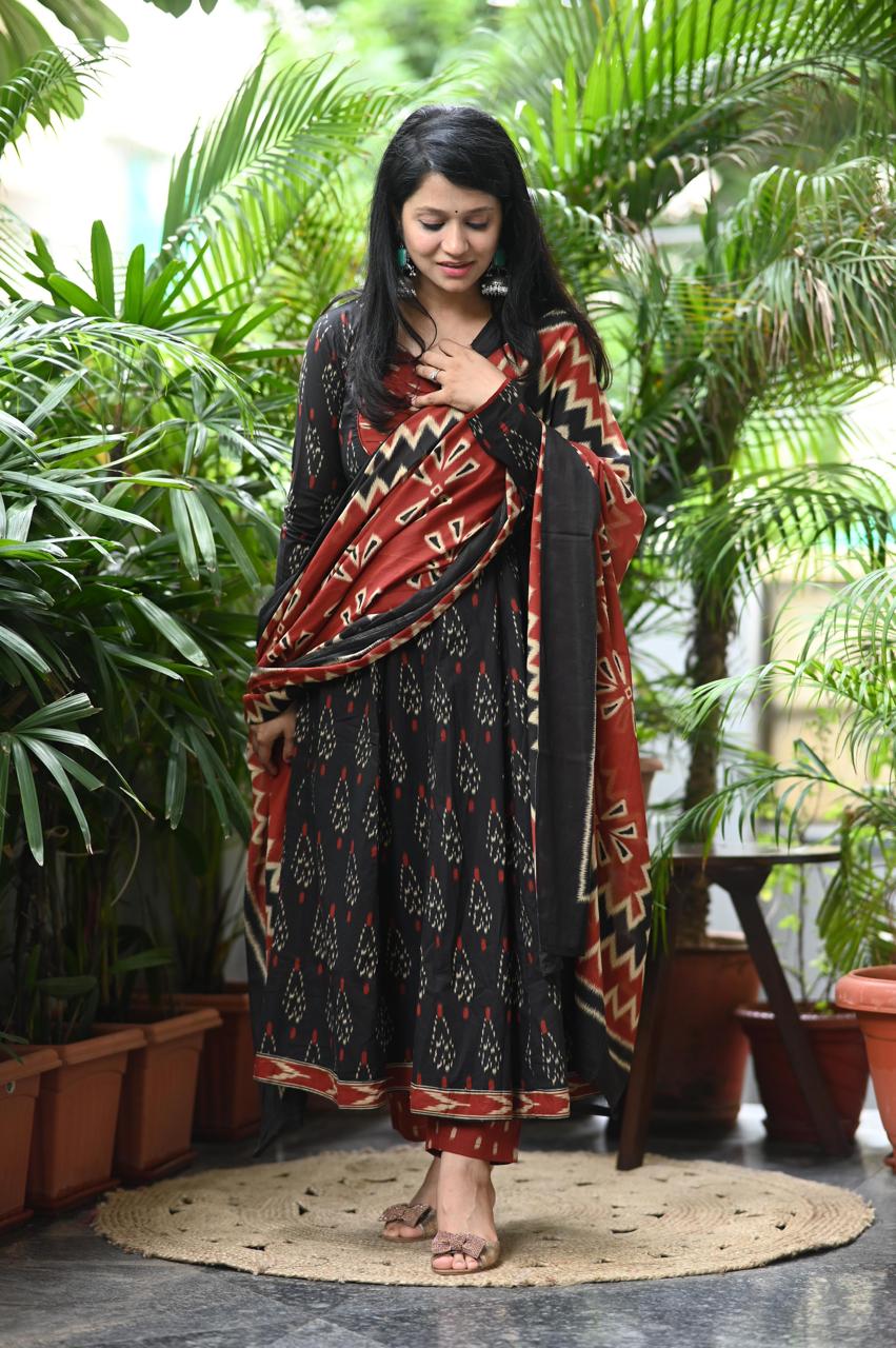 Black full sleeve anarkali