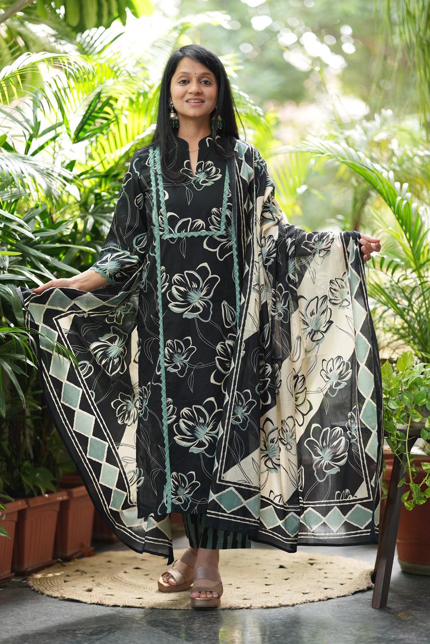 Black stright cut set